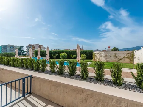 Sale, one bedroom apartment, 54m², Centar, Tivat - image 13