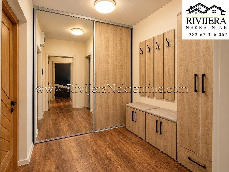 Sale, two bedroom apartment, 76m², Dobrota, Kotor