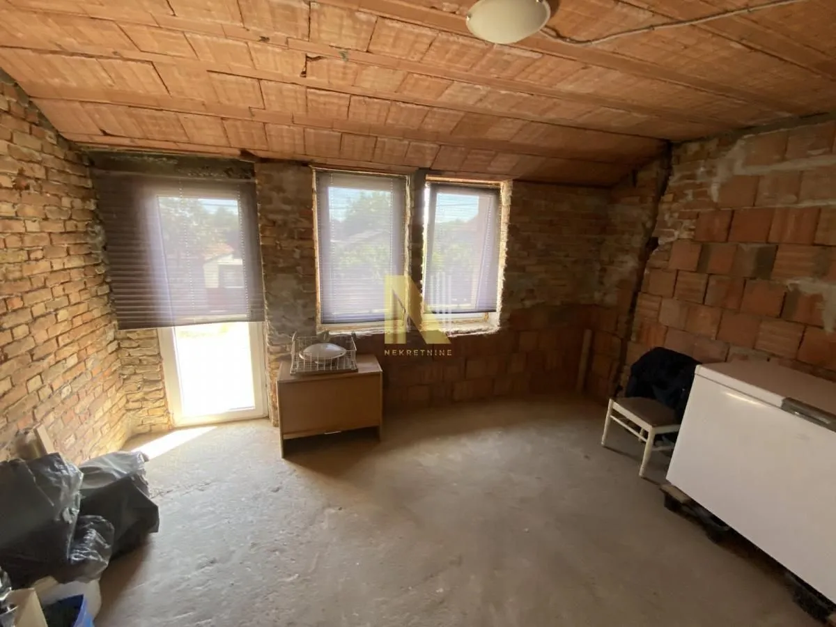 Prodaja, kuća, 224m², Kać, Novi Sad Sve Podlokacije