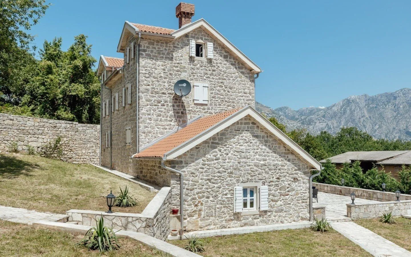 Sale, house, 800m², Prčanj, Kotor