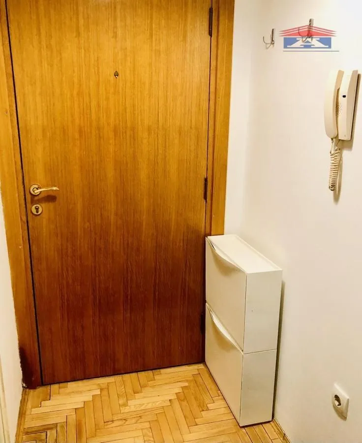 Izdavanje, garsonjera, 22m², Grbavica, Novi Sad Sve Podlokacije