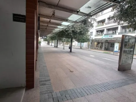 Rent, office space, 82m², Centar, Podgorica - image 1