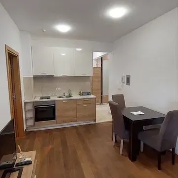 Izdavanje, jednosoban stan, 40m², Centar, Budva - image 6