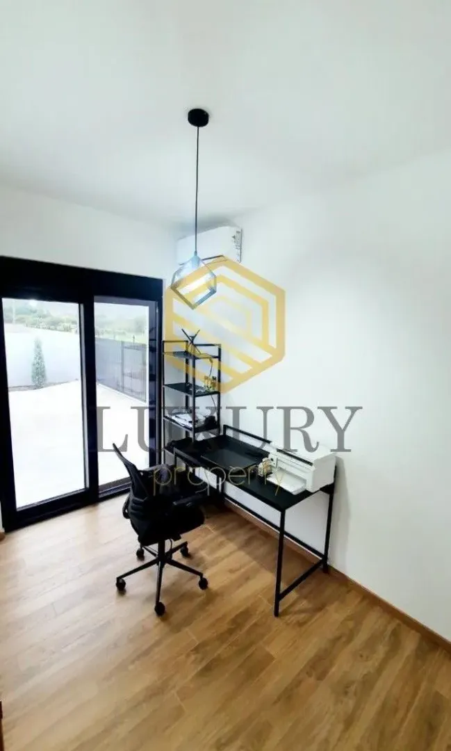 Rent, house, 190m², Tološi, Podgorica