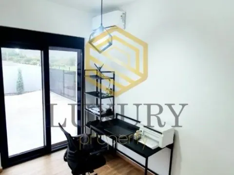 Izdavanje, kuća, 190m², Tološi, Podgorica - image 6