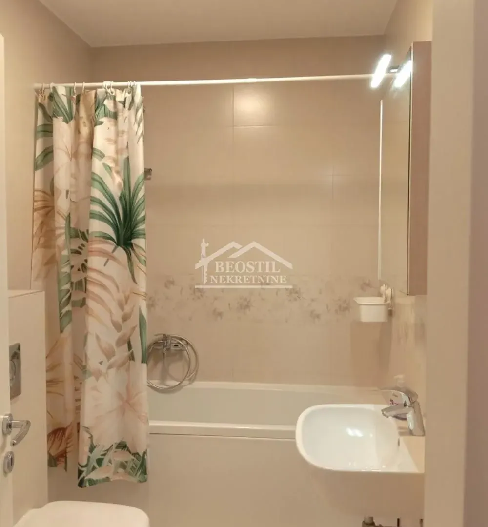 Prodaja, trosoban stan, 81m², Novi Beograd Sve Podlokacije, Beograd