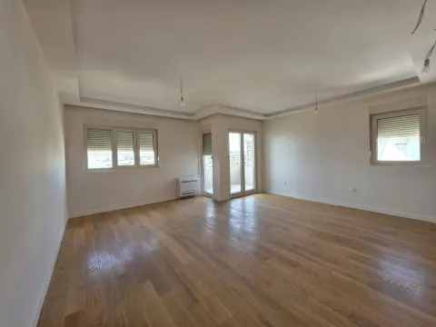 Rent, apartment, 95m², Central Point, Podgorica - image 3