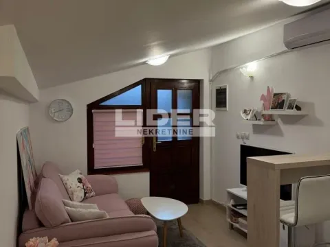 Rent, two bedroom apartment, 30m², Vračar Sve Podlokacije, Beograd