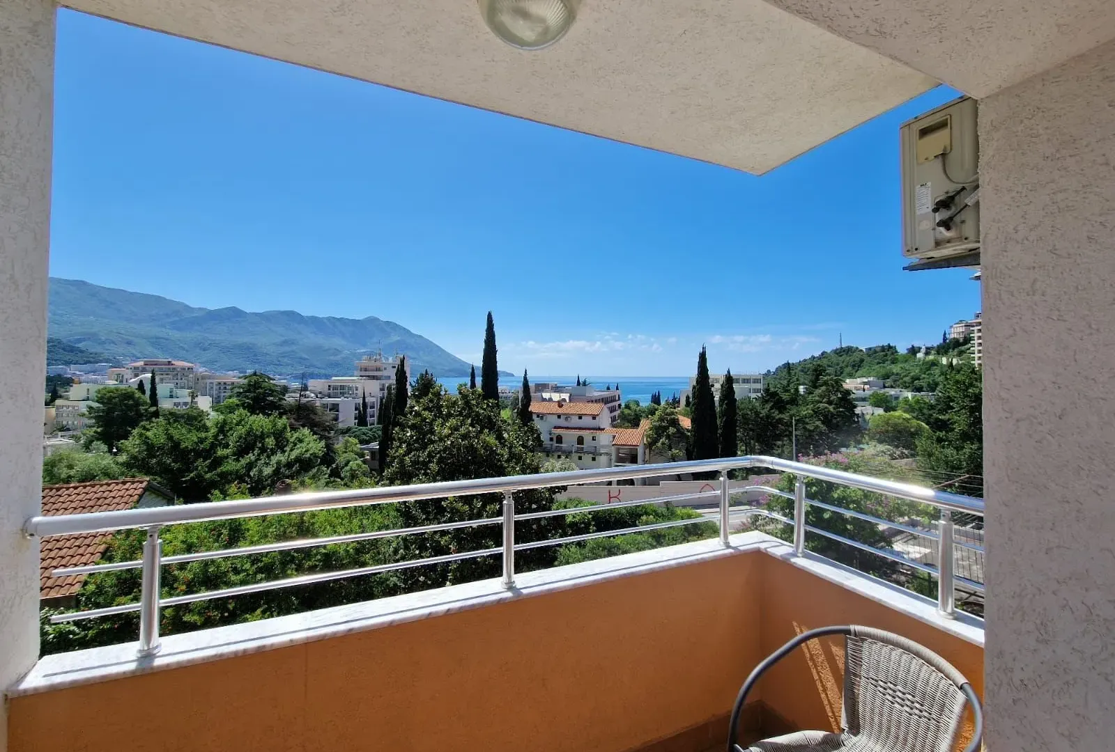 Sale, house, 1000m², Bečići, Budva
