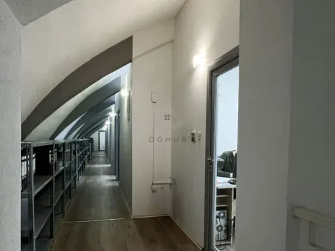 Rent, office space, 1850m², Zabjelo, Podgorica - image 10