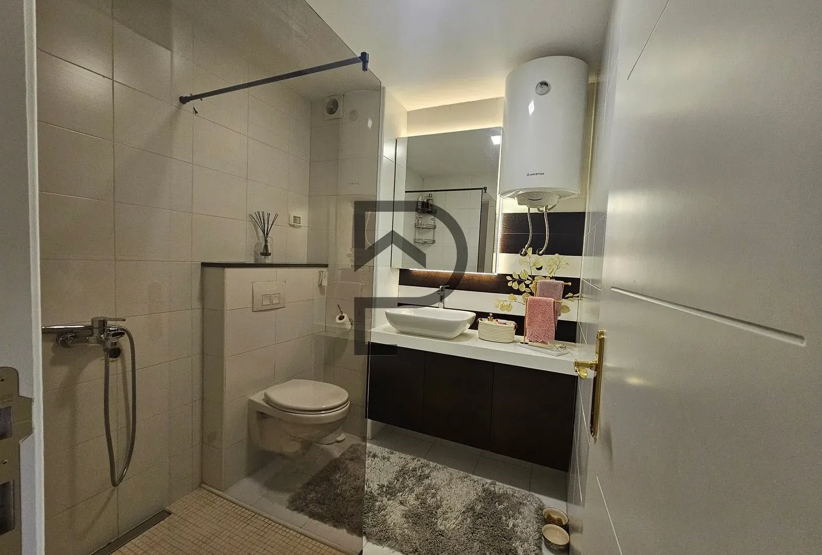 Rent, apartment, 119m², City Kvart, Podgorica