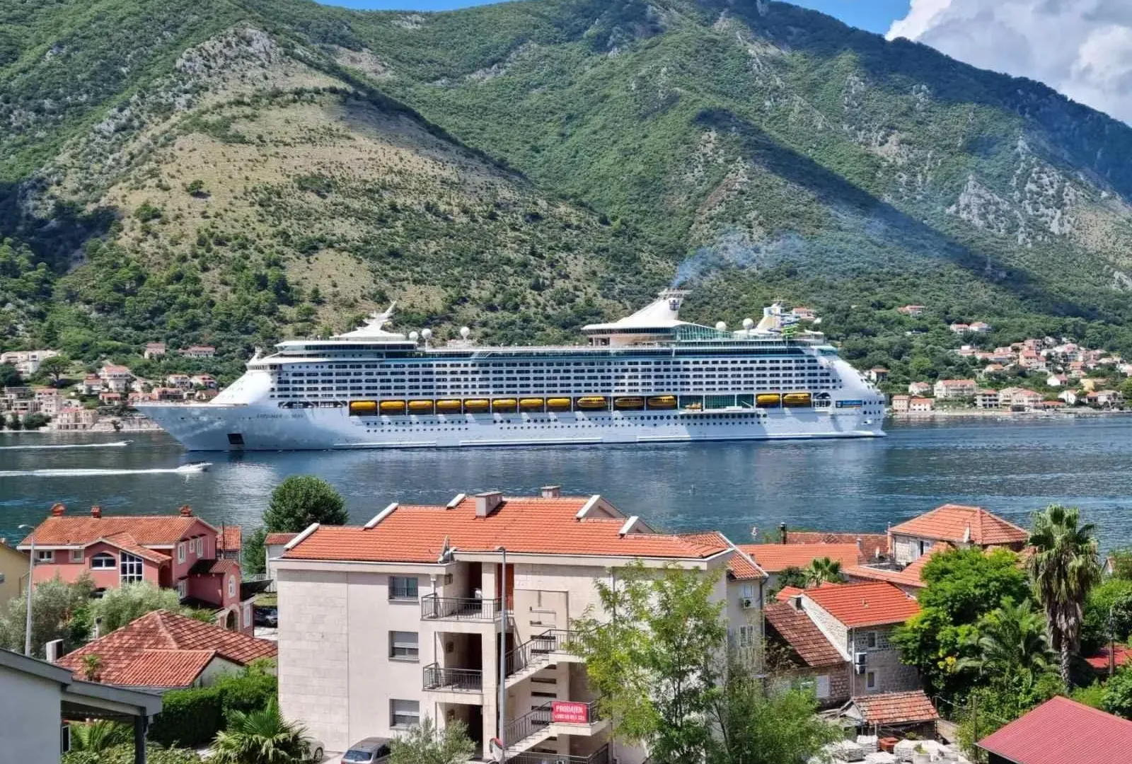 Prodaja, dvosoban stan, 71m², Dobrota, Kotor
