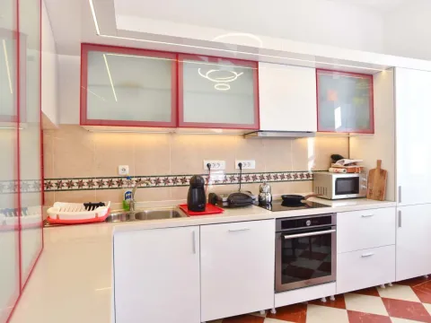 Sale, three bedroom apartment, 86m², Stari Grad, Budva - image 19