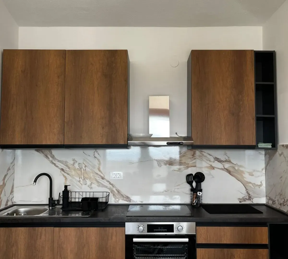 Izdavanje, kuća, 63m², Krimovica, Kotor