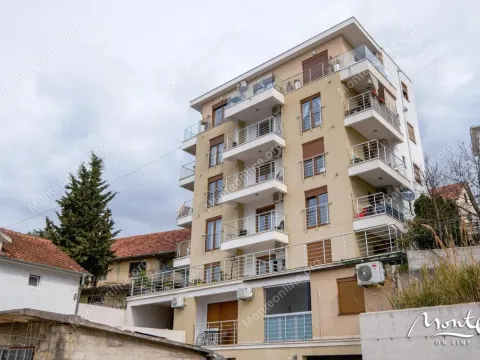 Sale, two bedroom apartment, 77m², Tivat, Crna Gora - image 24