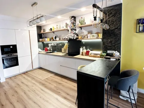 Prodaja, trosoban stan, 107m², Budva, Crna Gora - image 24