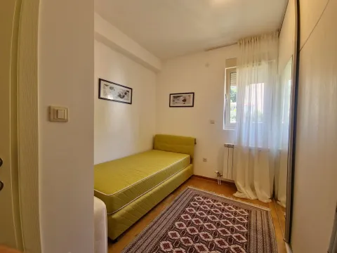 Rent, three bedroom apartment, 89m², Budva, Crna Gora - image 20