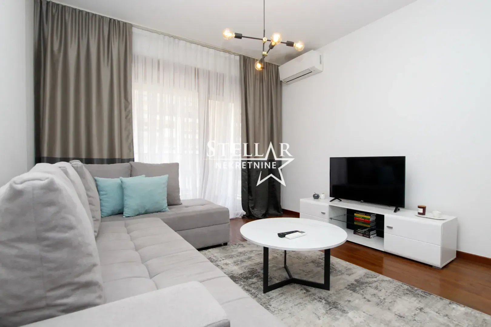 Izdavanje, jednosoban stan, 50m², Master Kvart, Podgorica