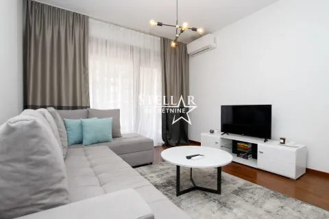 Izdavanje, jednosoban stan, 50m², Master Kvart, Podgorica - image 2