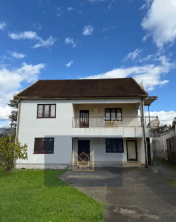 Prodaja, kuća, 200m², Grlić, Danilovgrad