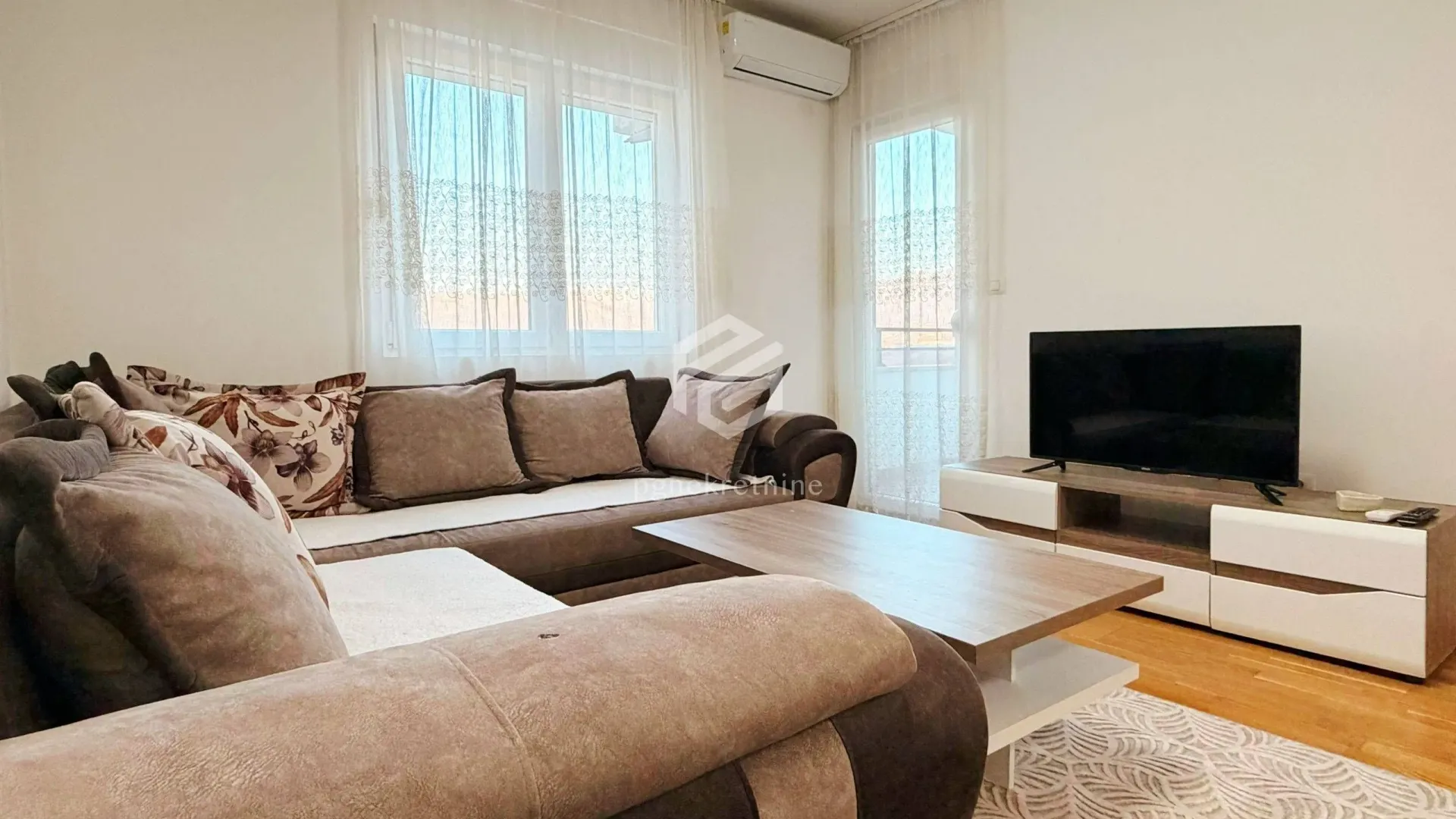 Izdavanje, jednosoban stan, 50m², Stari Aerodrom, Podgorica