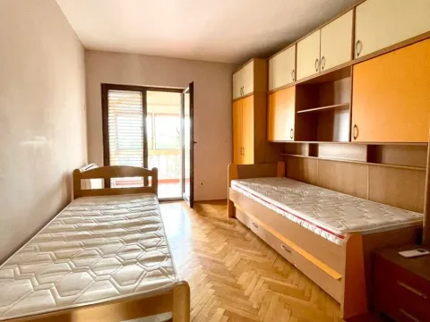 Izdavanje, kuća, 200m², Konik, Podgorica - image 4