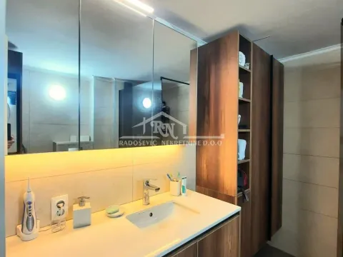 Prodaja, četvorosoban stan, 102m², Golf Naselje, Beograd - image 9