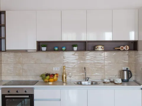 Sale, one bedroom apartment, 85m², Bečići, Budva - image 2