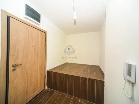 Prodaja, jednosoban stan, 54m², Tološi, Podgorica - image 8