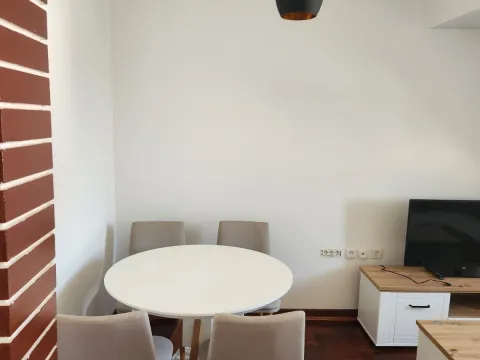 Prodaja, trosoban stan, 57m², Stara varoš, Nikšić - image 3