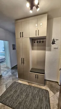 Rent, two bedroom apartment, 52m², Tivat, Crna Gora - image 9