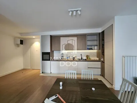 Izdavanje, četvorosoban stan, 116m², Savski Venac, Beograd - image 2