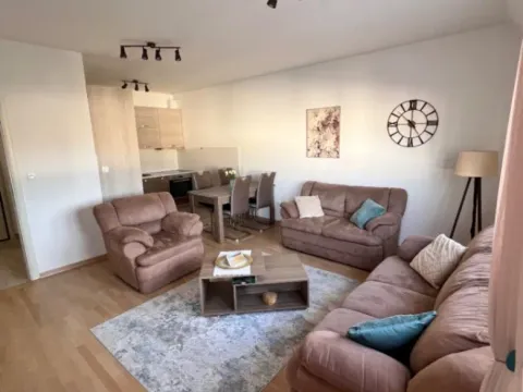 Izdavanje, dvosoban stan, 63m², Blok 9, Podgorica - image 9