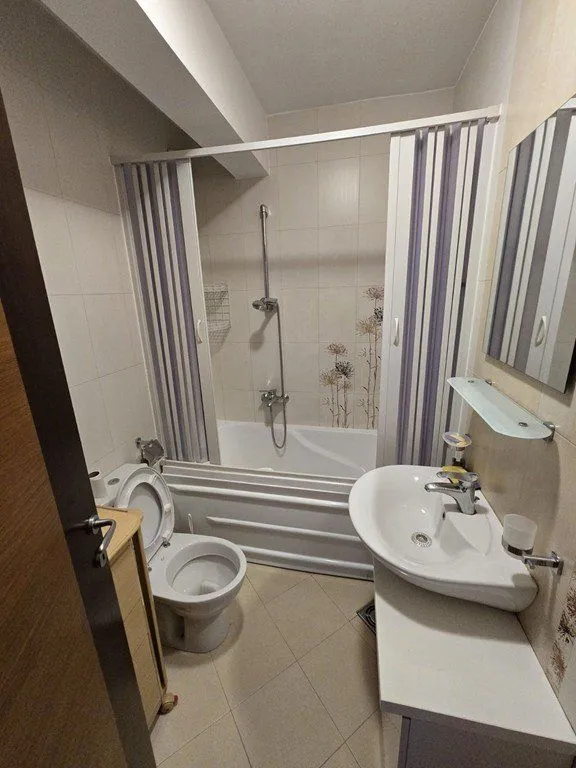 Izdavanje, dvosoban stan, 70m², Stari Aerodrom, Podgorica
