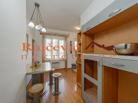 Prodaja, jednosoban stan, 40m², Centar, Stara Pazova - image 8