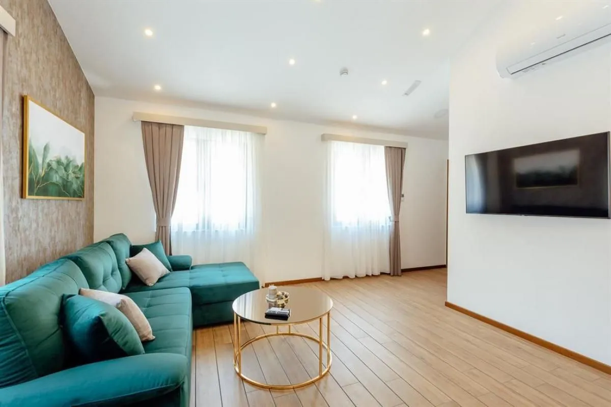Rent, one bedroom apartment, 50m², Kotor, Crna Gora