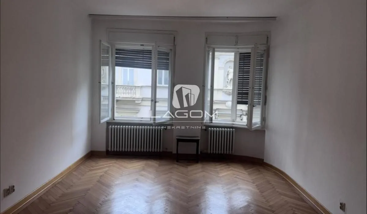 Izdavanje, trosoban stan, 89m², Stari Grad, Beograd