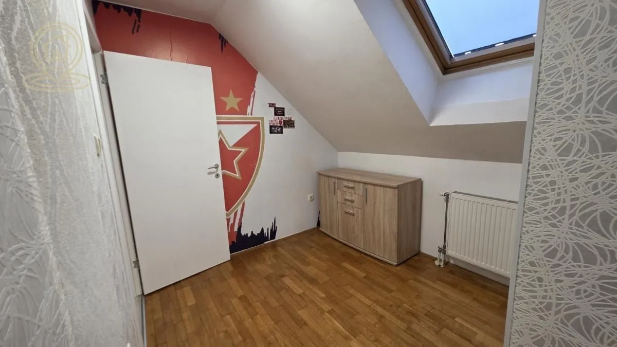 Prodaja, četvorosoban stan, 90m², Grbavica, Novi Sad Sve Podlokacije