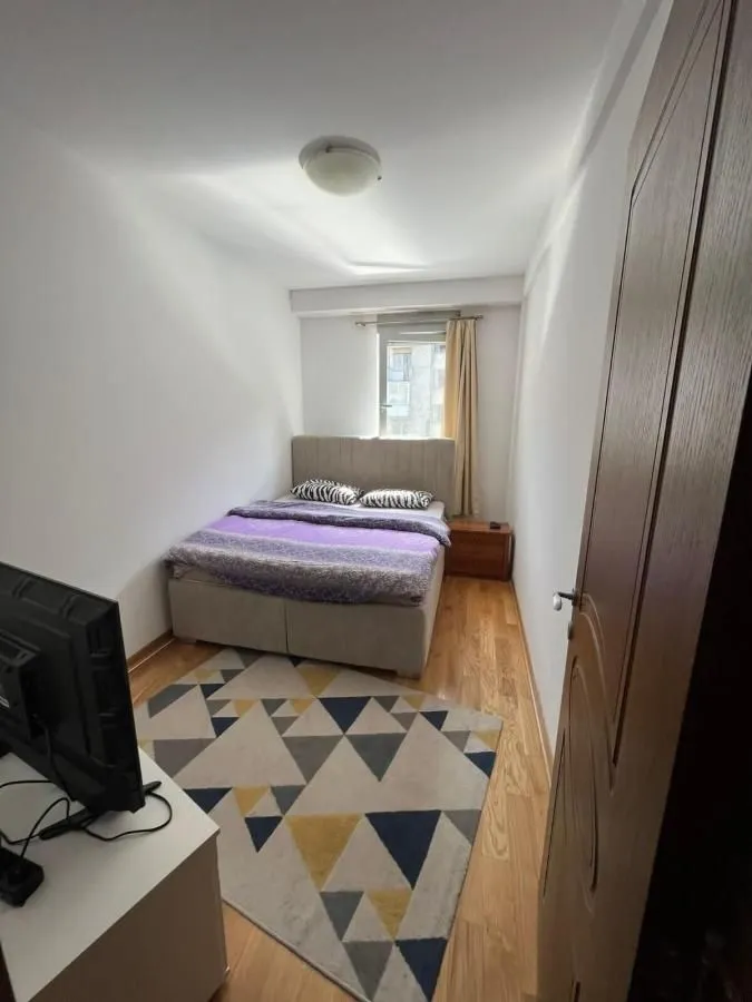Izdavanje, dvosoban stan, 66m², Crveni Krst, Beograd