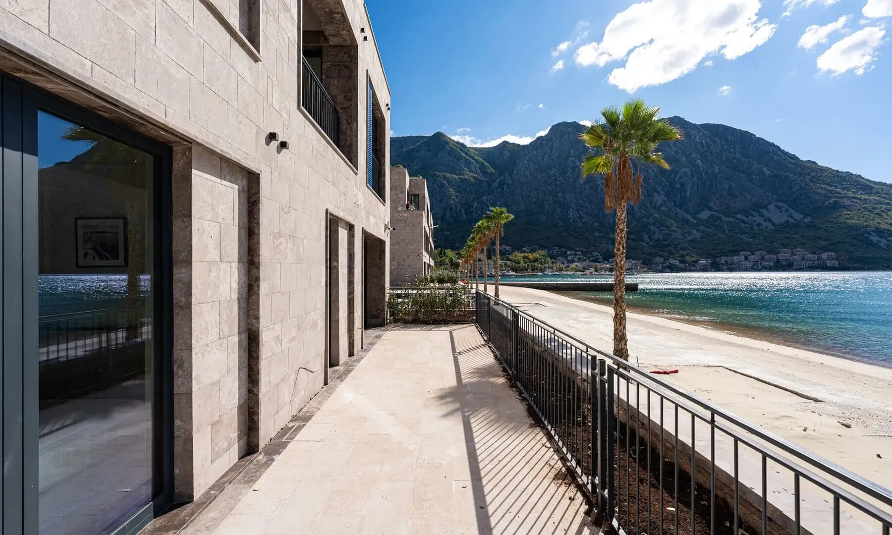 Prodaja, trosoban stan, 187m², Risan, Kotor