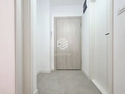 Prodaja, jednosoban stan, 42m², Stari Aerodrom, Podgorica - image 8