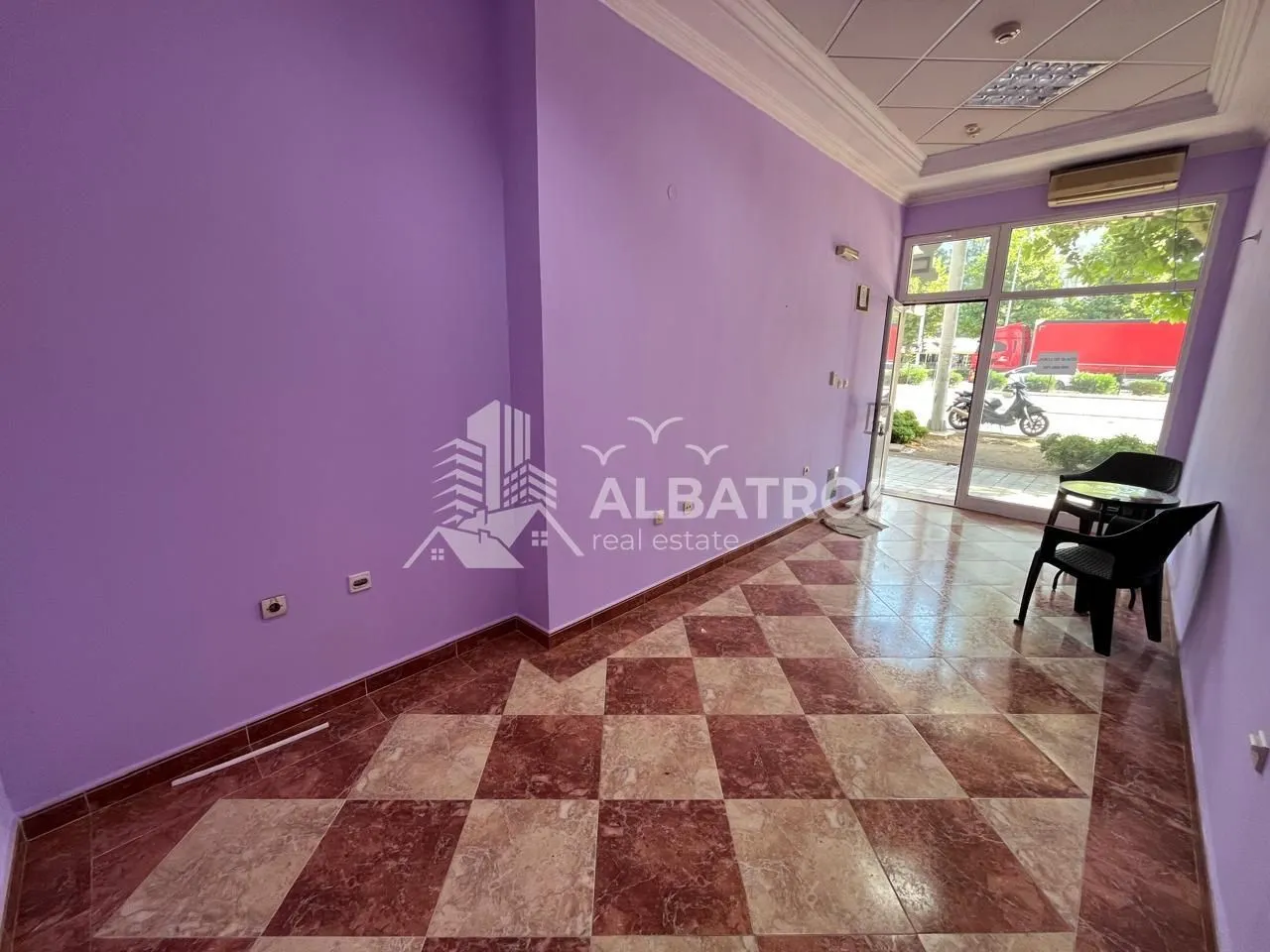 Rent, office space, 20m², Centar, Bar