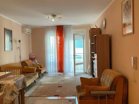 Izdavanje, jednosoban stan, 66m², Rafailovići, Budva - image 1