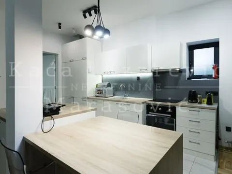 Prodaja, kuća, 204m², Stari Grad, Beograd - image 13