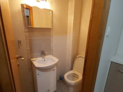 Izdavanje, dvosoban stan, 82m², Preko Morače, Podgorica - image 9