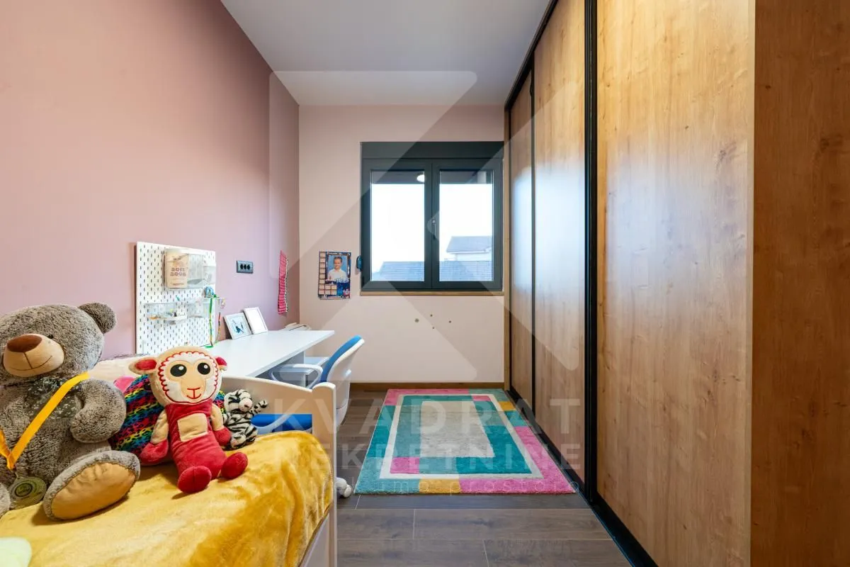 Prodaja, kuća, 166m², Tološi, Podgorica