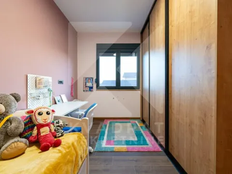 Prodaja, kuća, 166m², Tološi, Podgorica - image 26