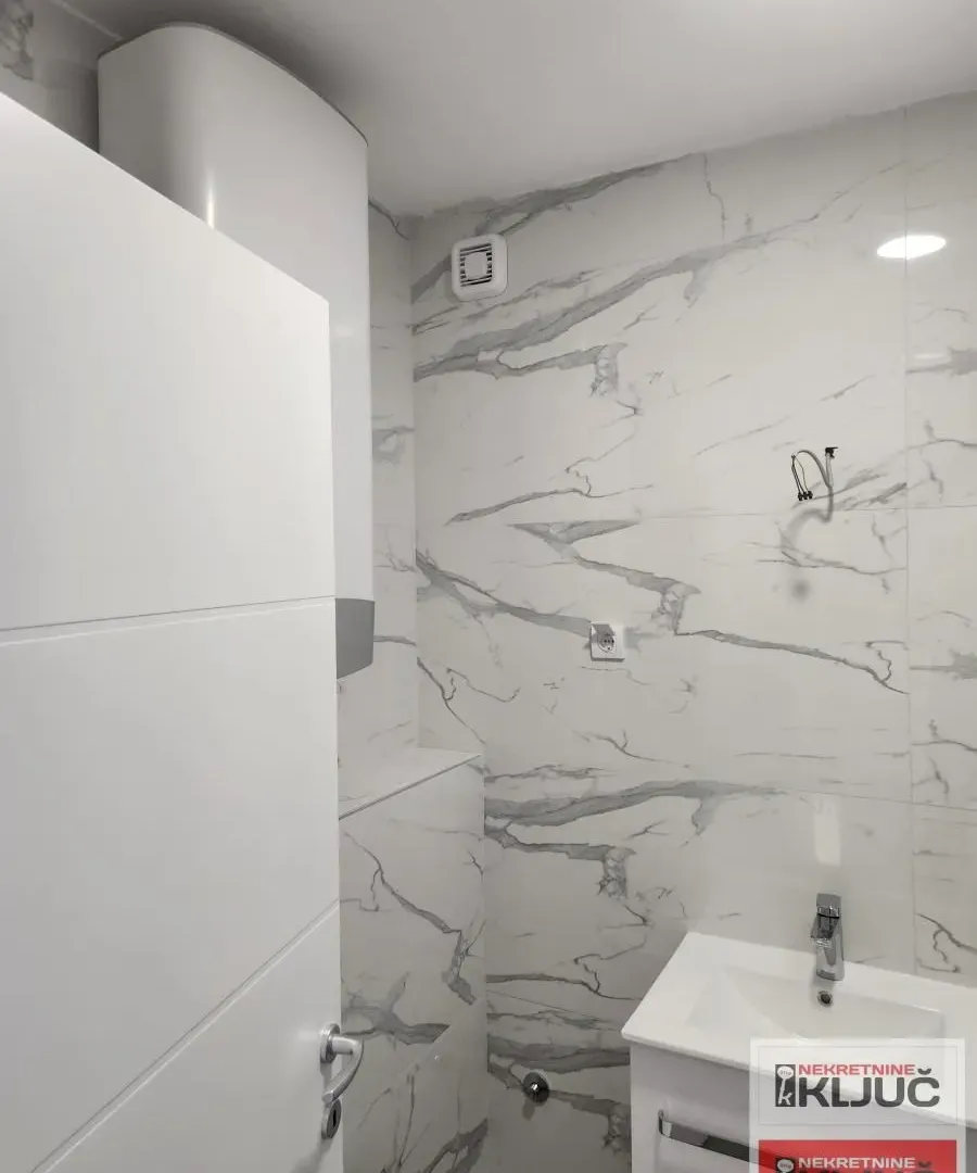 Prodaja, trosoban stan, 79m², Veternik, Novi Sad Sve Podlokacije