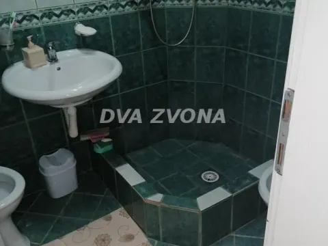 Prodaja, kuća, 138m², Sremska Kamenica, Petrovaradin - image 8