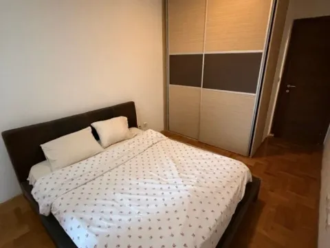 Izdavanje, jednosoban stan, 53m², City Kvart, Podgorica - image 8